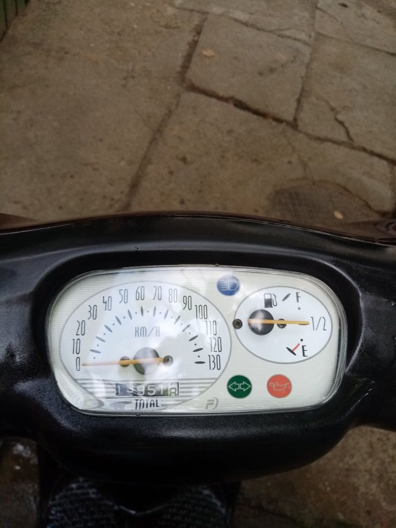 Vând scuter yamaha neos 100cm