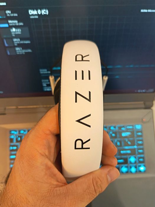 Msi thin 15 plus căști