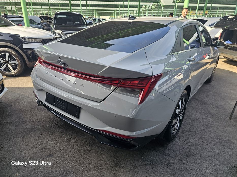 Hyundai Elantra  1.6 mator