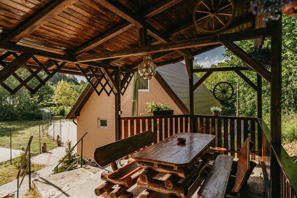 Inchiriez cabana Valea Avrigului