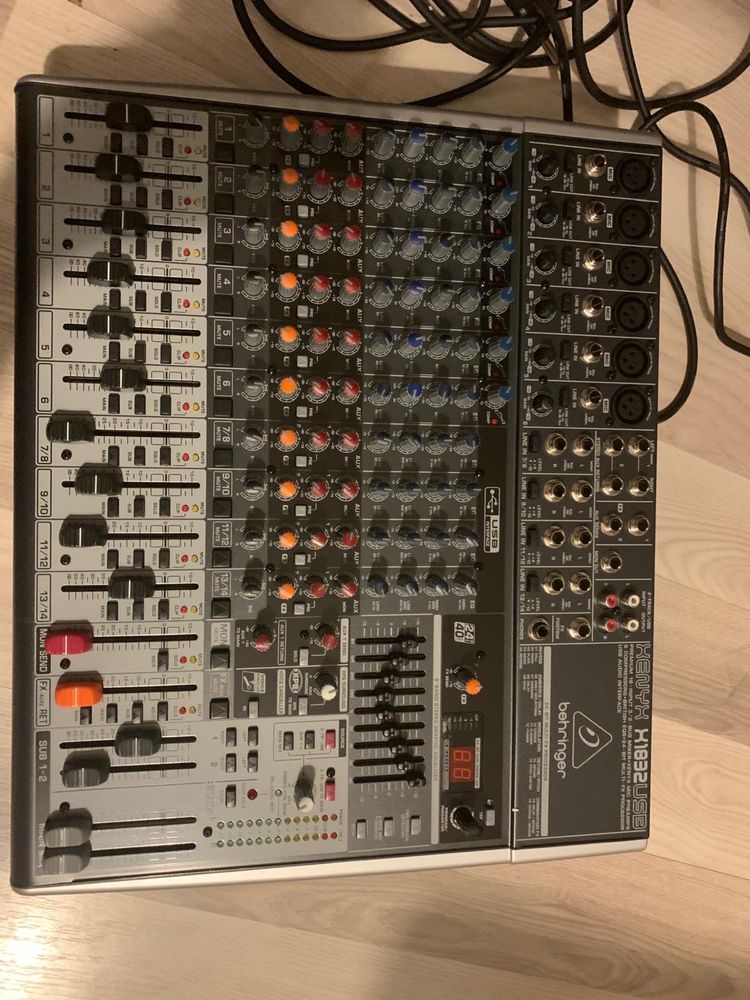 Mixer - Behringer X1832USB XENYX