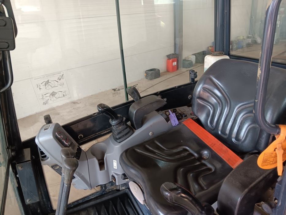 Vând miniexcavator kubota kx016-4