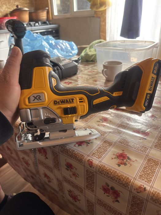 Vand pendular dewalt