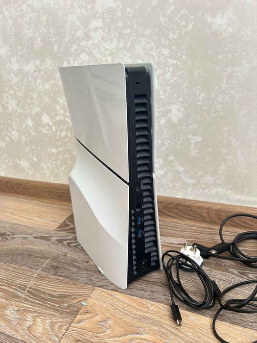 Play station 5 slim
