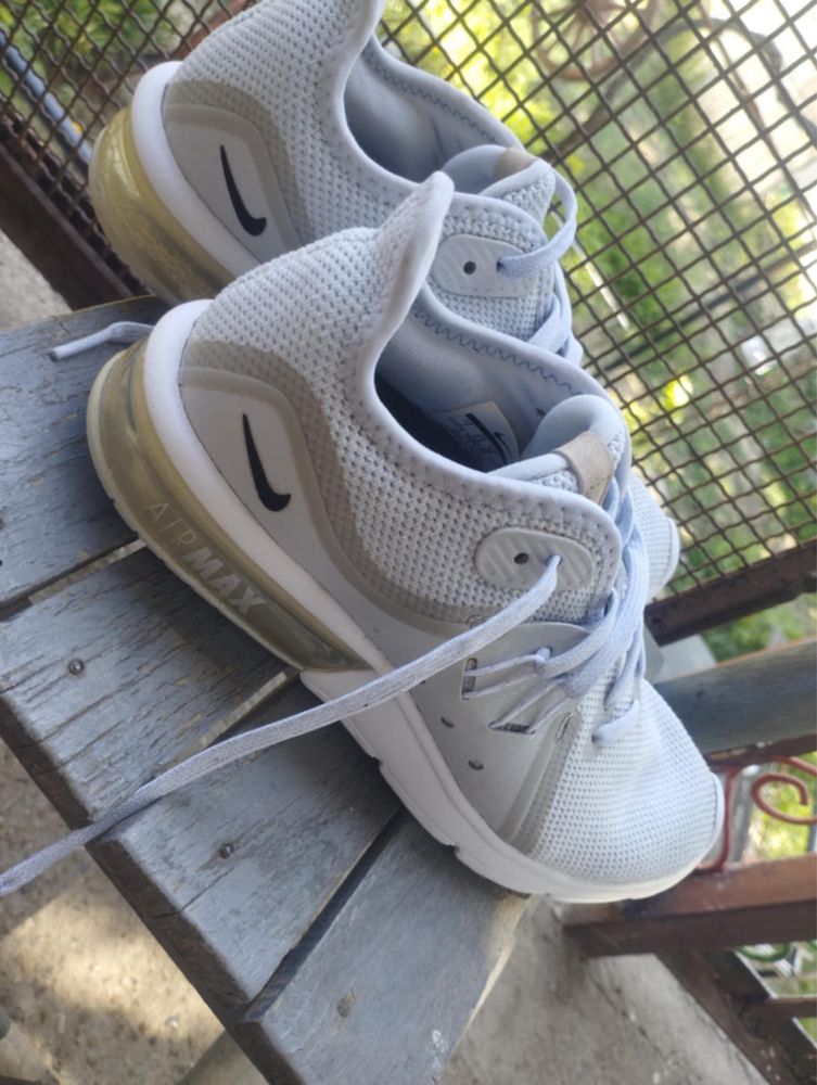 Дамски маратонки Nike