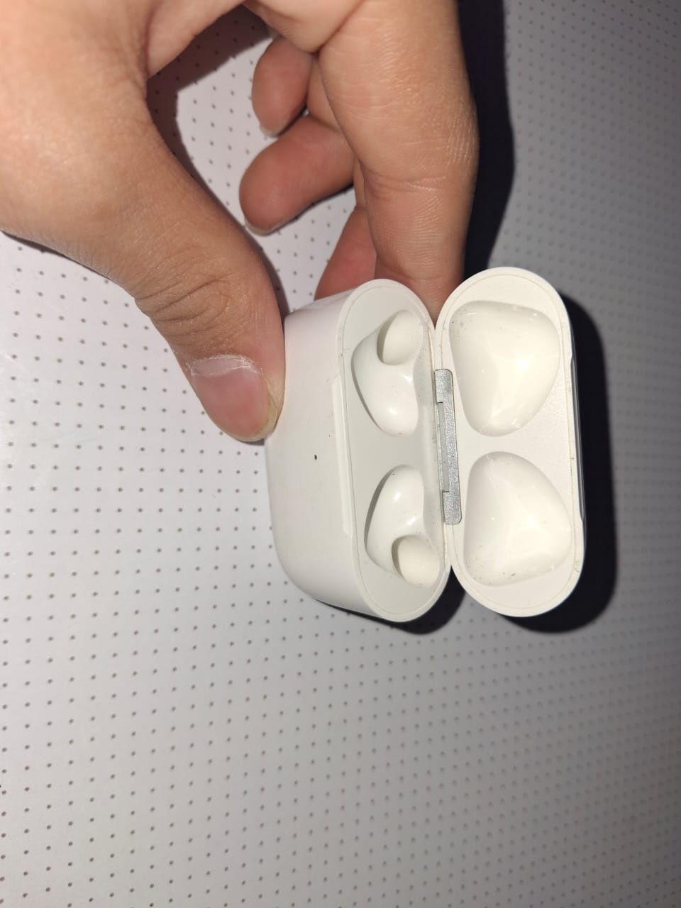 Apple AirPods 3 with Lightning Charging Case белый