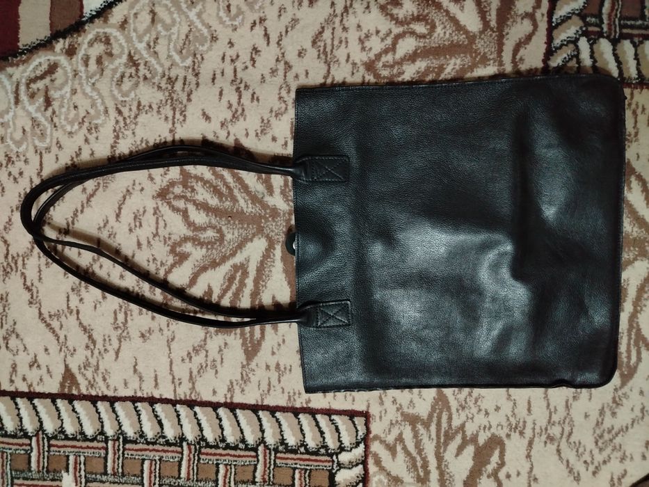 Продаю женскую сумку Канишка