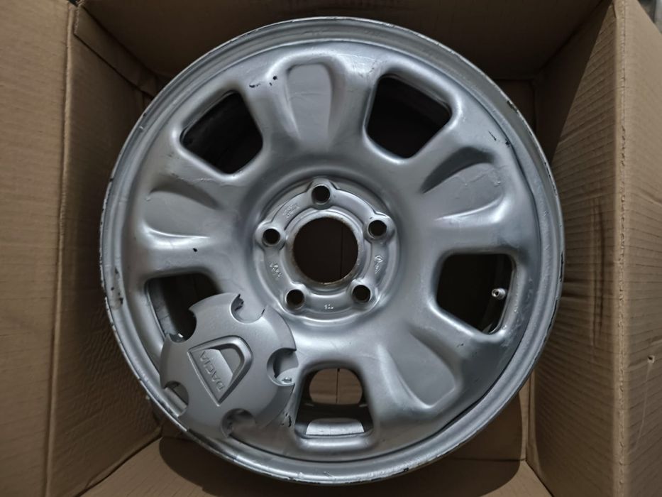Vând set jante și  anvelope R16, Dacia Duster