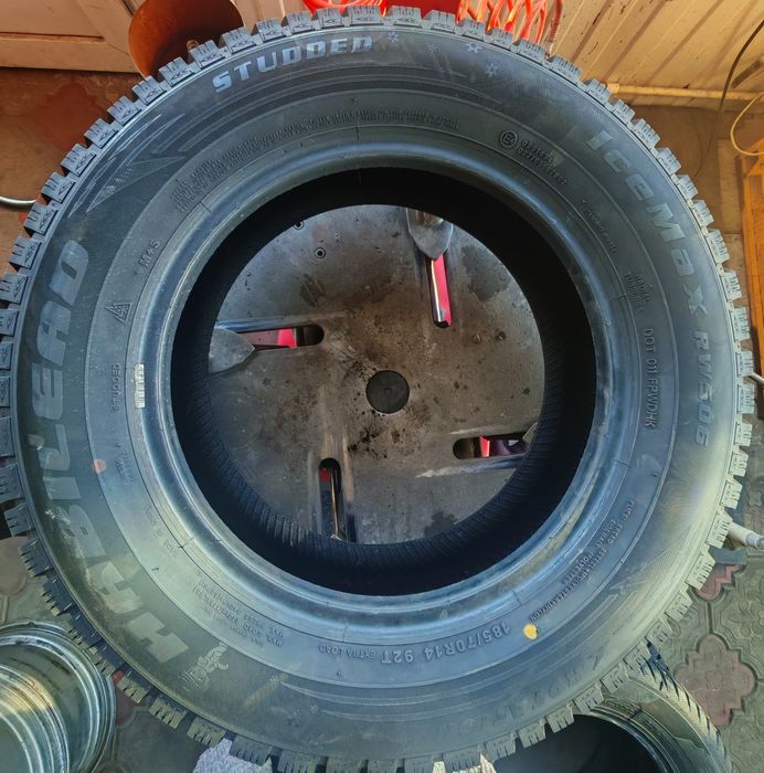 Продам зимние шины R14