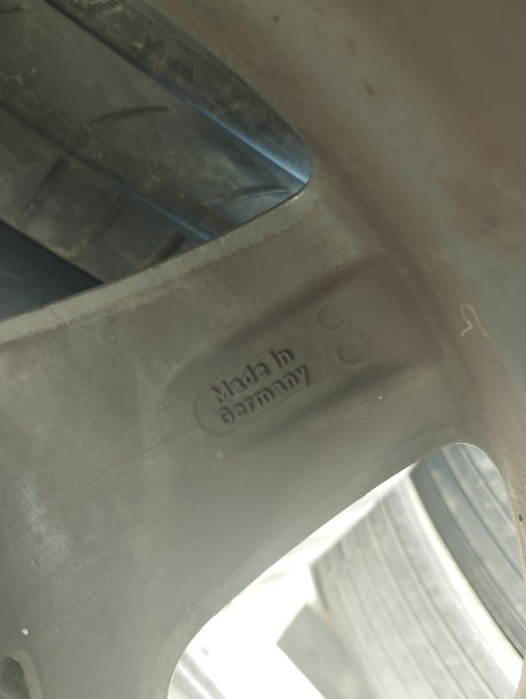 Гуми с джанти 17" за Mercedes