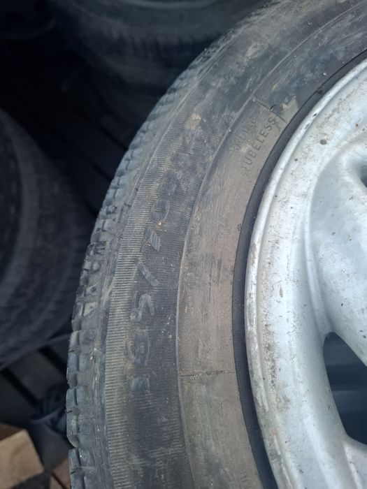 Vand roata aliaj  R 14 fiat punto are anvelopa 265 70 14 iarna buna