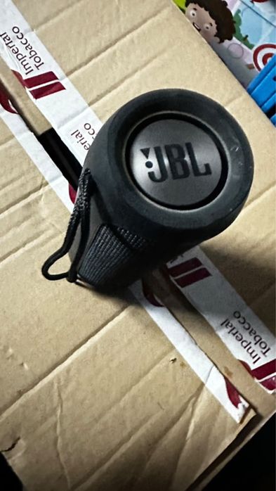 Boxa jbl se vinde repede