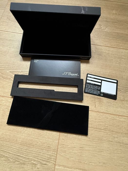 Dupont кутия за химикалка