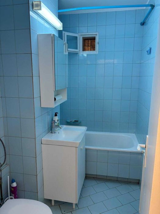 Închiriez apartament 67mp