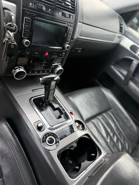 Vw Touareg 3.0tdi BKS facelift 2008 automat pe arcuri