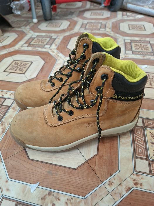 Сатылады спецботинки