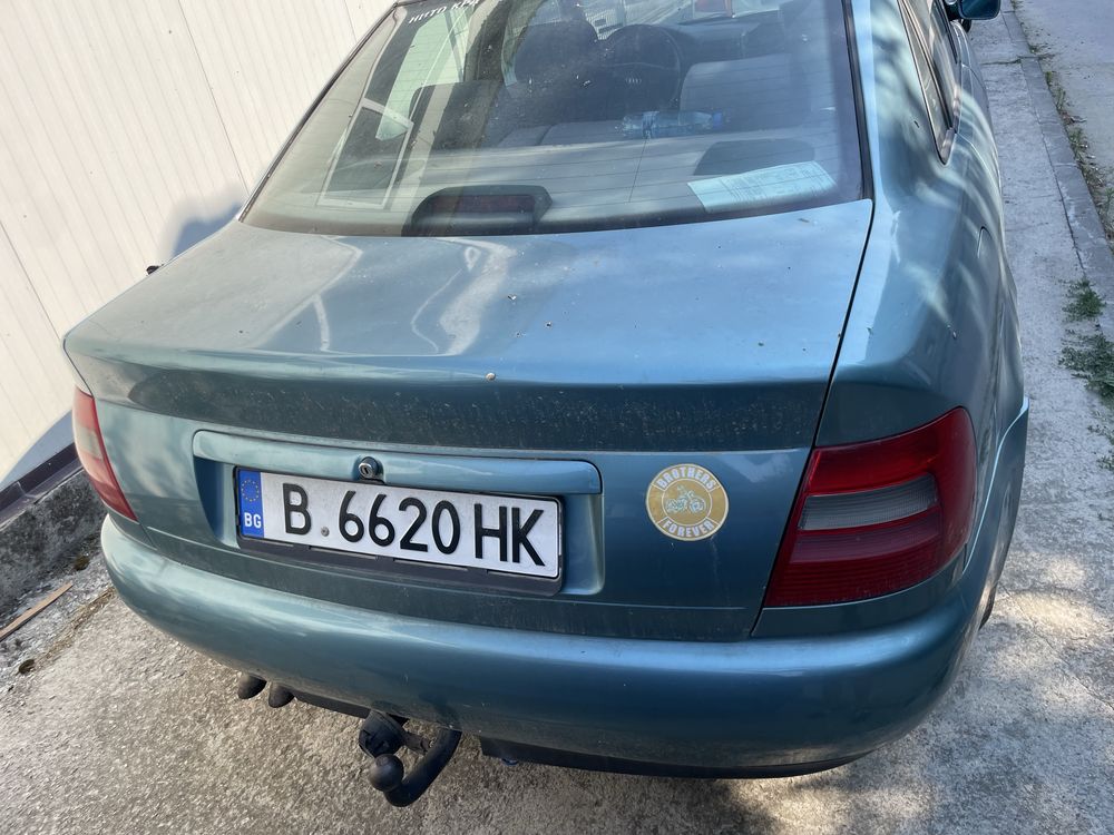 Audi A4 1998г. на части
