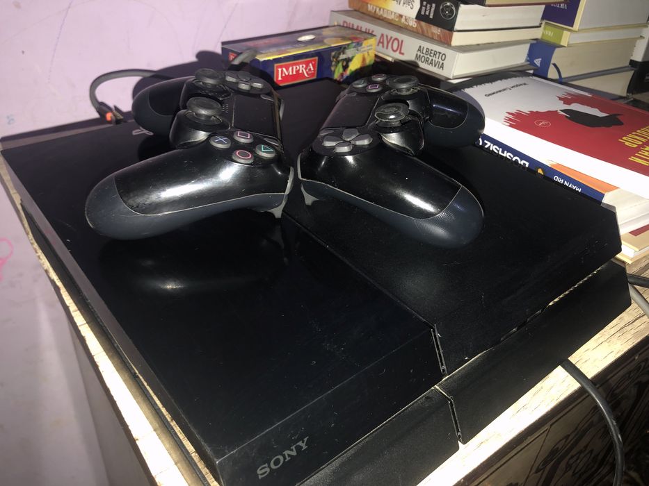 PS4. Sotiladi. Proshivka qilingan