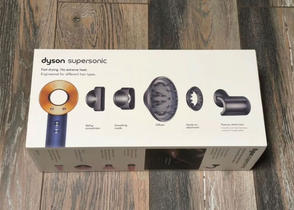 В продаже полный комплект Стайлер Фен Выпрямитель Dyson Пакет Расчески