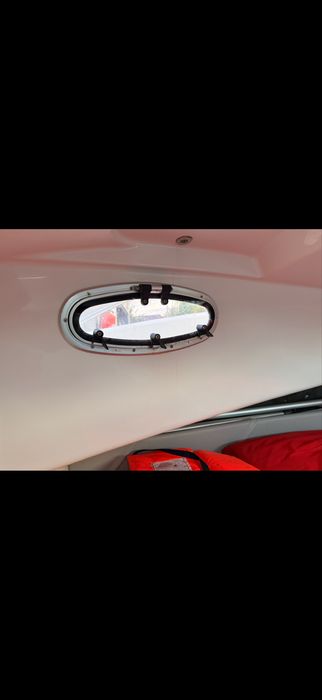 Barca quicksilver cu peridoc