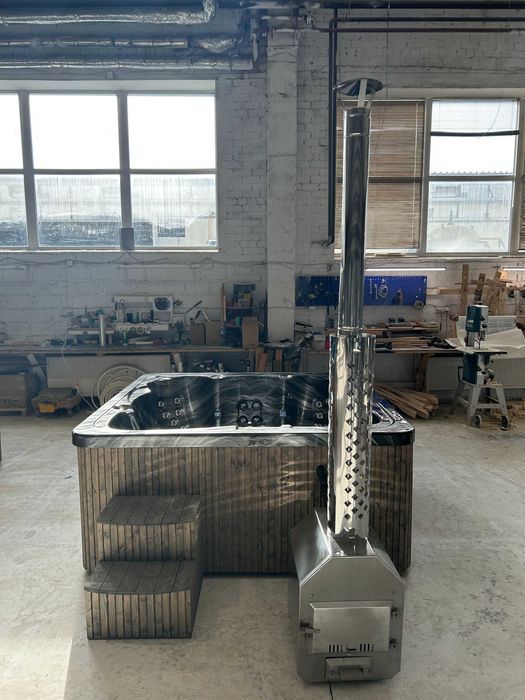 Jazuzzi ciubar QUADRO Nomad