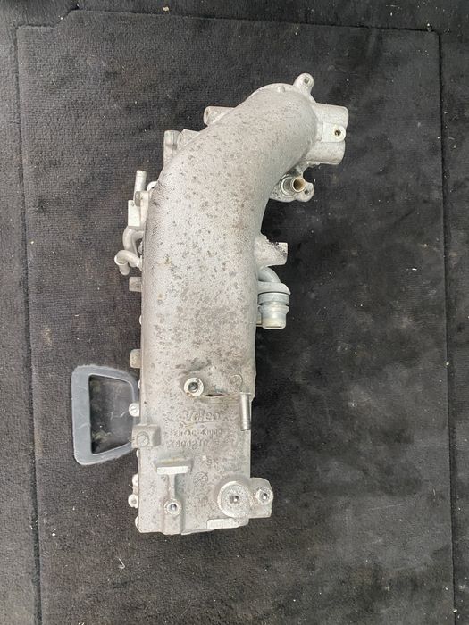 всмукателен колектор 05L129766R за VW / Audi / Skoda 2.0 TDI