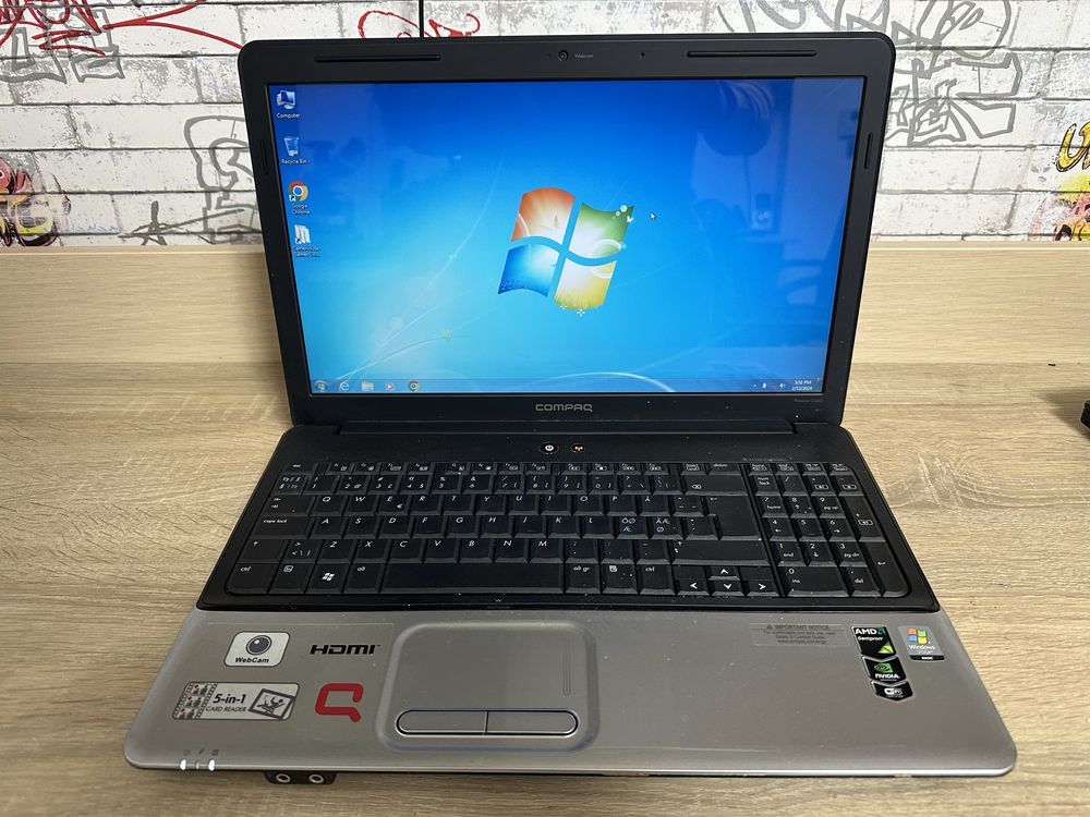 OCAZIE Laptop perfect functional + Bonus colectie 100 jocuri