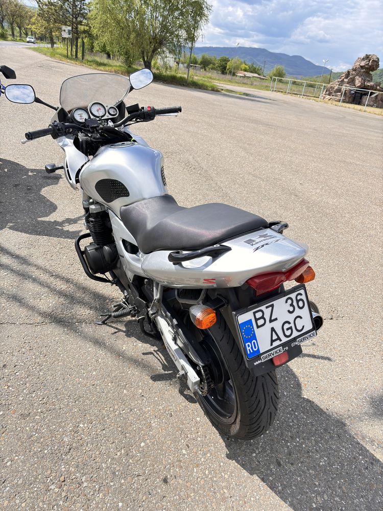 Kawasaki zr 7s 750cmc model 750 F