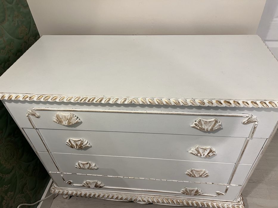 Mobila lemn alba reconditionata