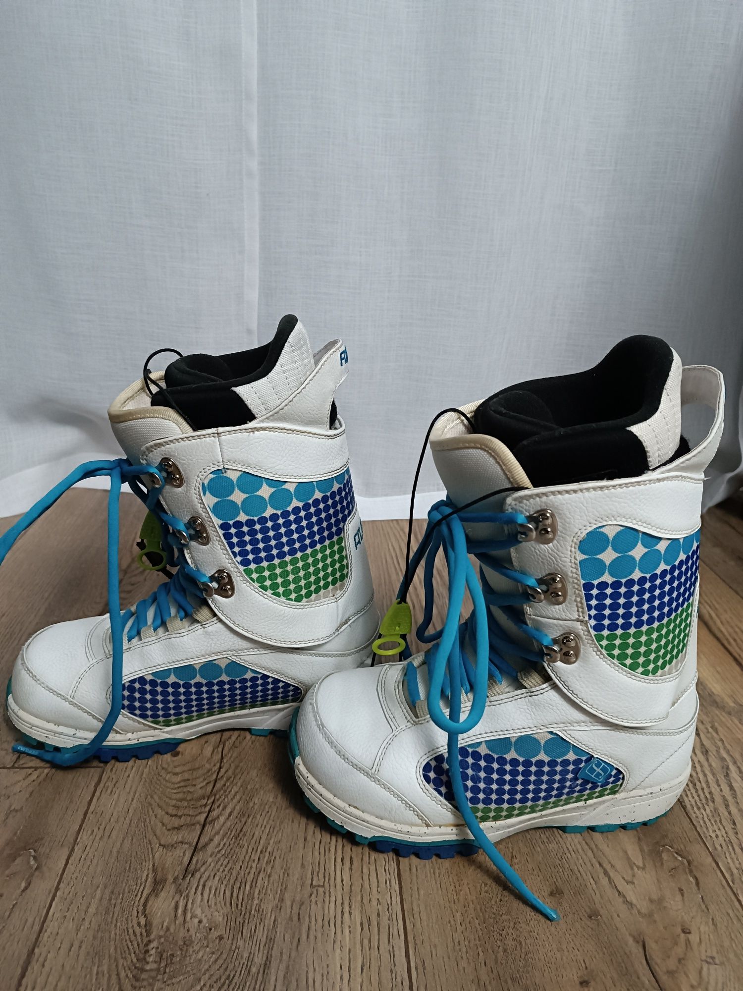 Сноуборд обувки Forum Aura