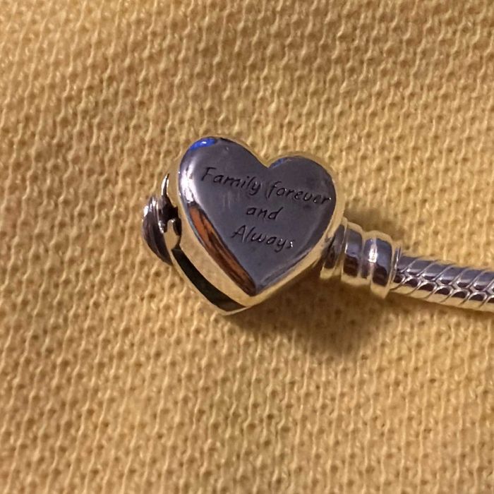 Гривна Пандора|Pandora