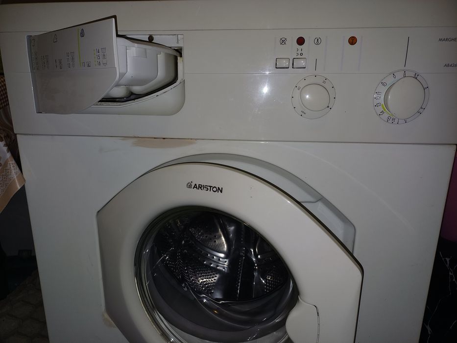 Пералня Ariston (Аристон)