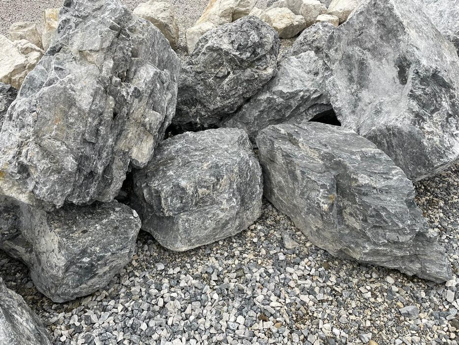 Depzit de piatra sparta gabart locație șoseaua Iasi Hlincia