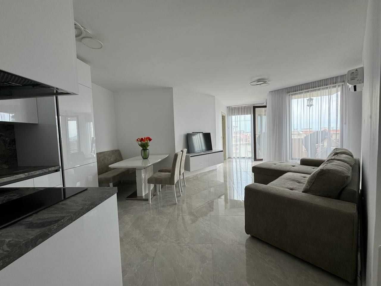 Продава се Двустаен апартамент в Свети Влас - 61 кв.м за 2458 €/кв.м - Снимка #2