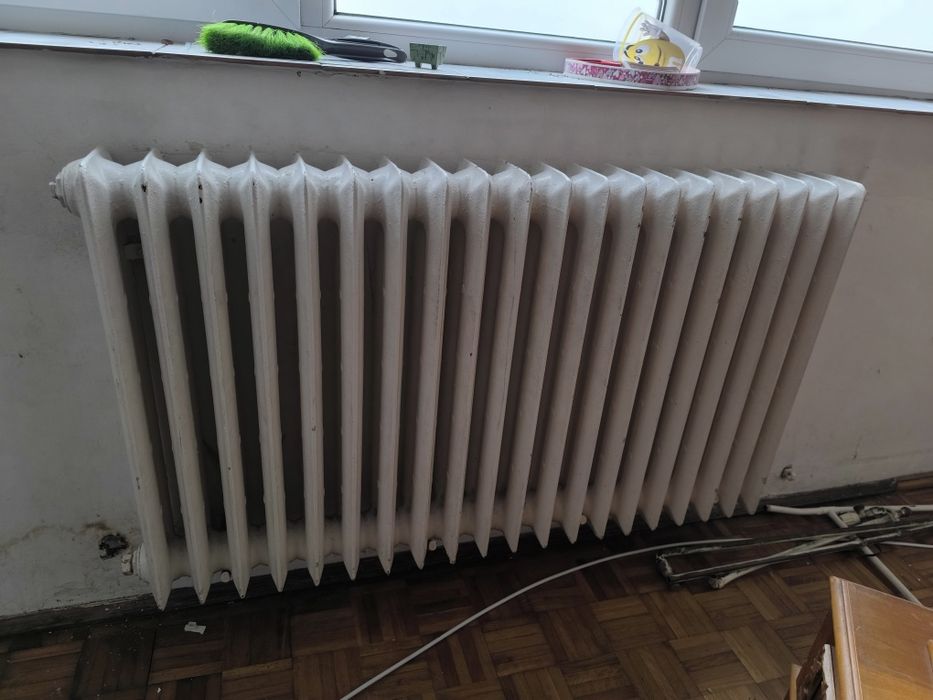 3 calorifere de fonta