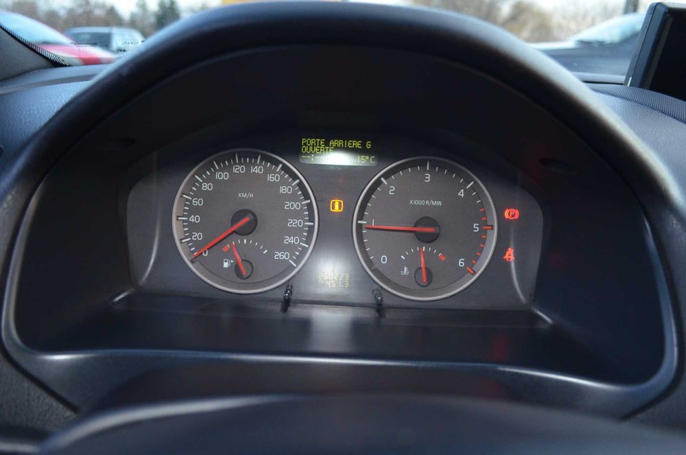 Volvo V40, 1.6 diesel, 2006, 260.000 km