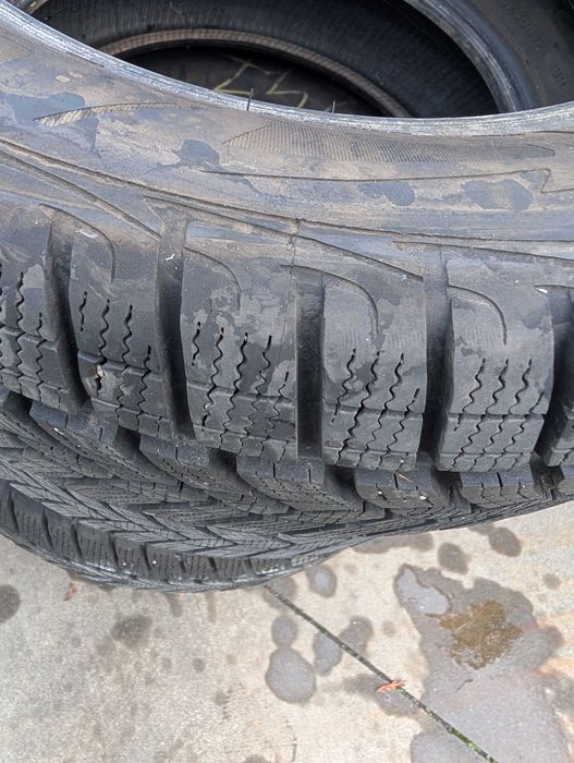 Set anvelope iarna GOODYEAR 215/60R17