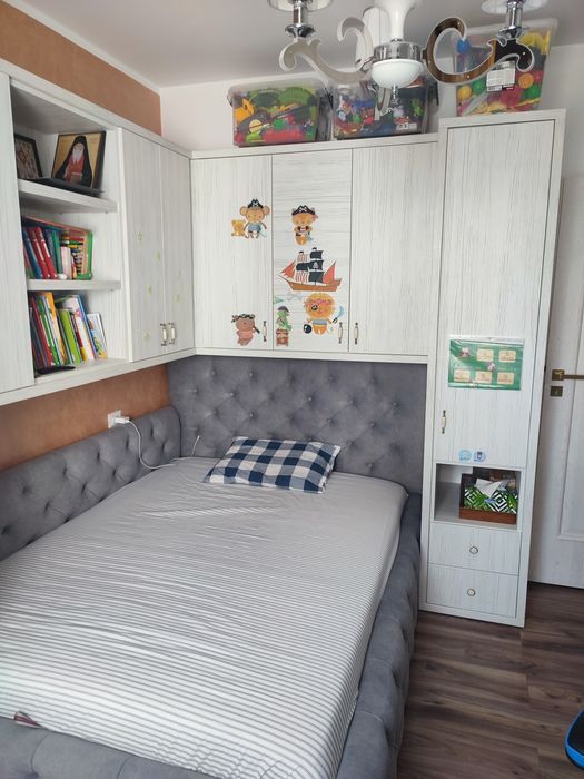 Apartament cu 3 camere decomandat + garaj