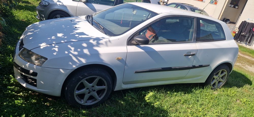 Dezmembrez fiat stilo 1.9 jtd ,sau se vine intreaga