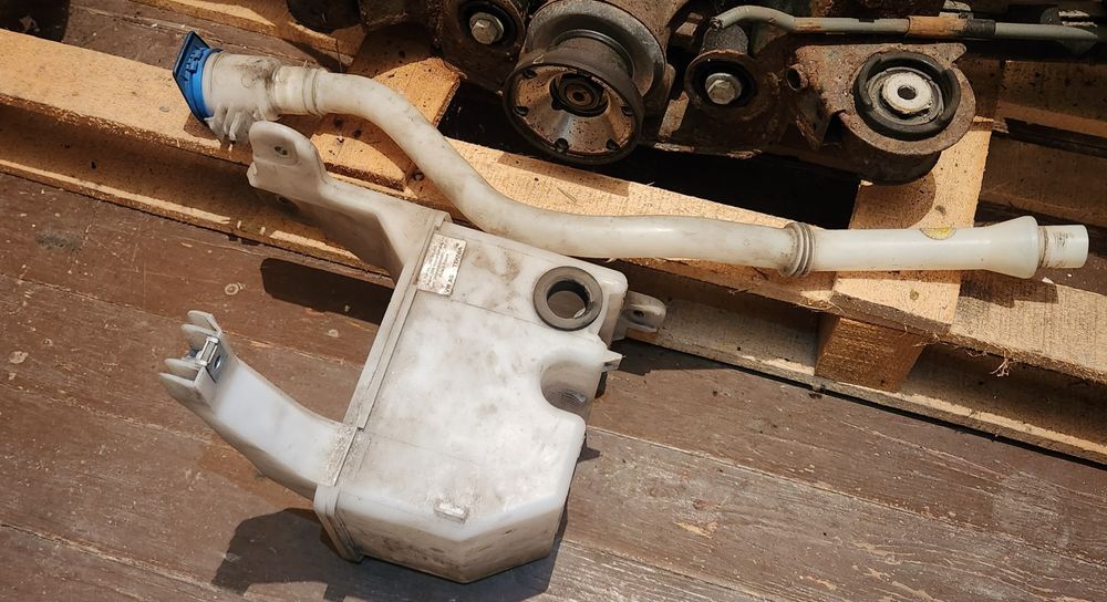 Vas lichid parbriz VW Crafter 2 modelul actual