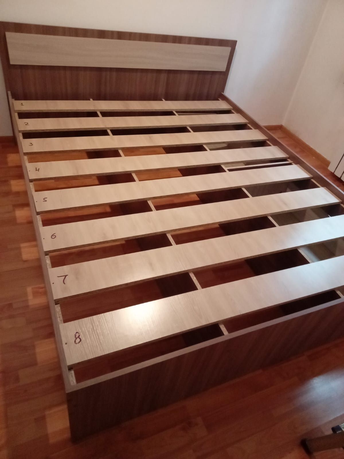 Продам кровать двух спальную