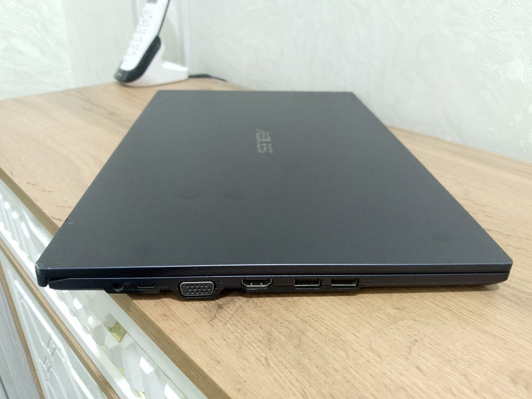 Core i5-1235U/SSD xotira 256 gb/ ОЗУ DDR4- 20 gb