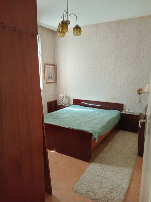 Продавам етаж от кооперация