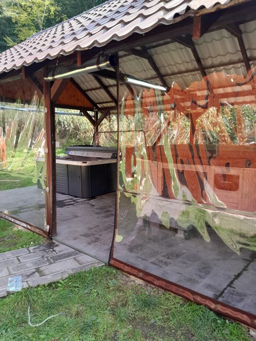 Închiriez cabană cu piscină încălzită  si jacuzzi cu hidromasaj