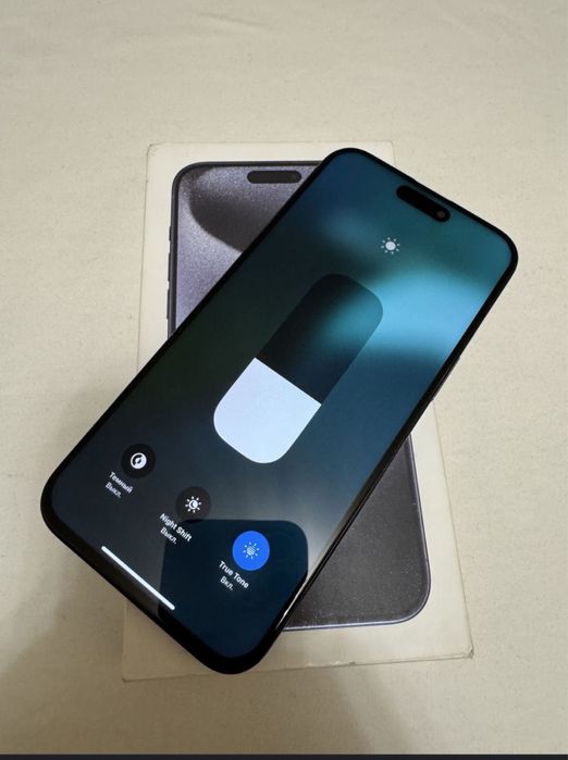 Срочно продам айфон 15 про мах 256