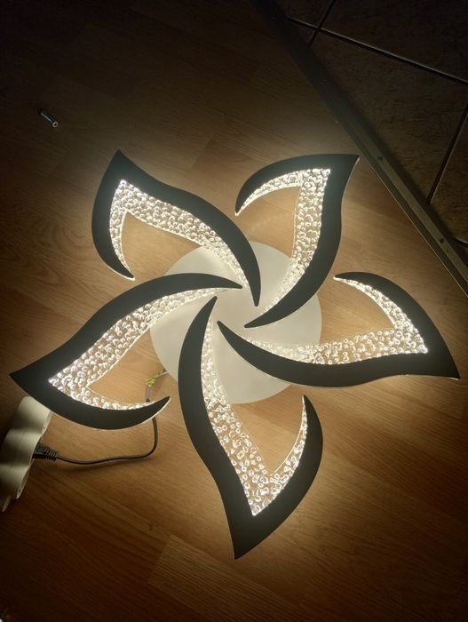 Lustra moderna led