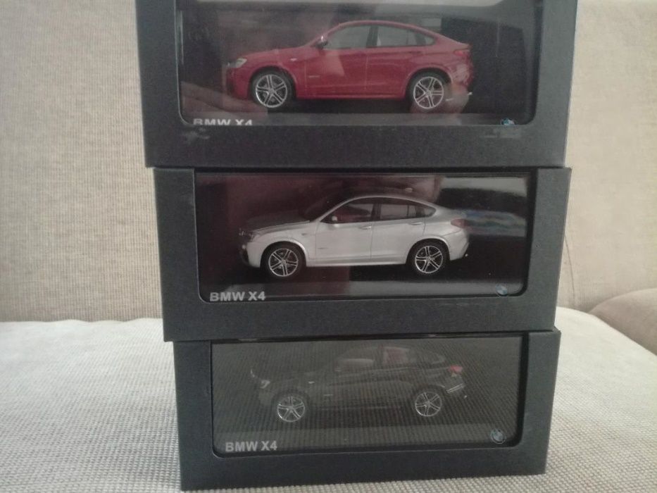Vand macheta BMW X4 F26 editie de reprezentanta scara 1 43 Herpa