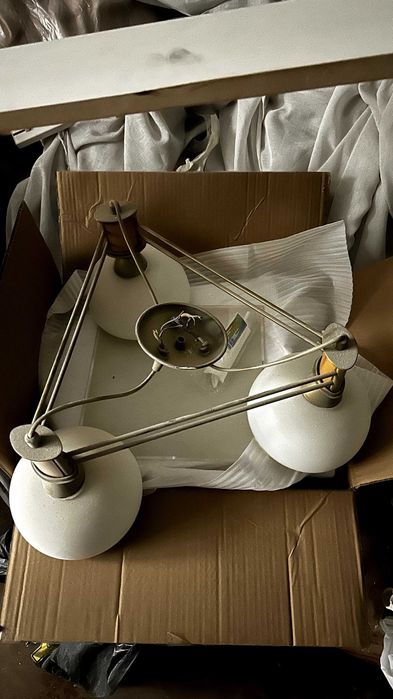 Люстра хорошая рабочая