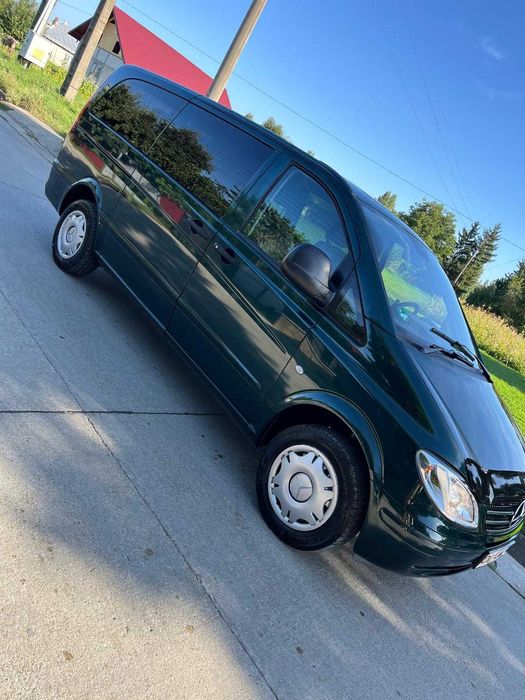 Vand Mercedes-Benz vito 115 cu 8 locuri  an 2010 import Olanda