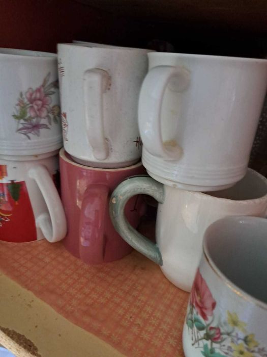 set farfurii 12 persoane , pahare , cani